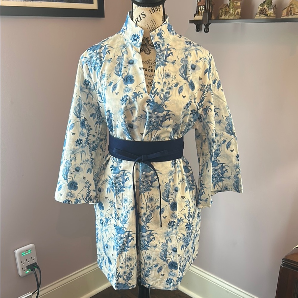 XS-Blue and White Floral Mini Dress with 3/4 Sleeves-belt not included - Picture 2 of 7